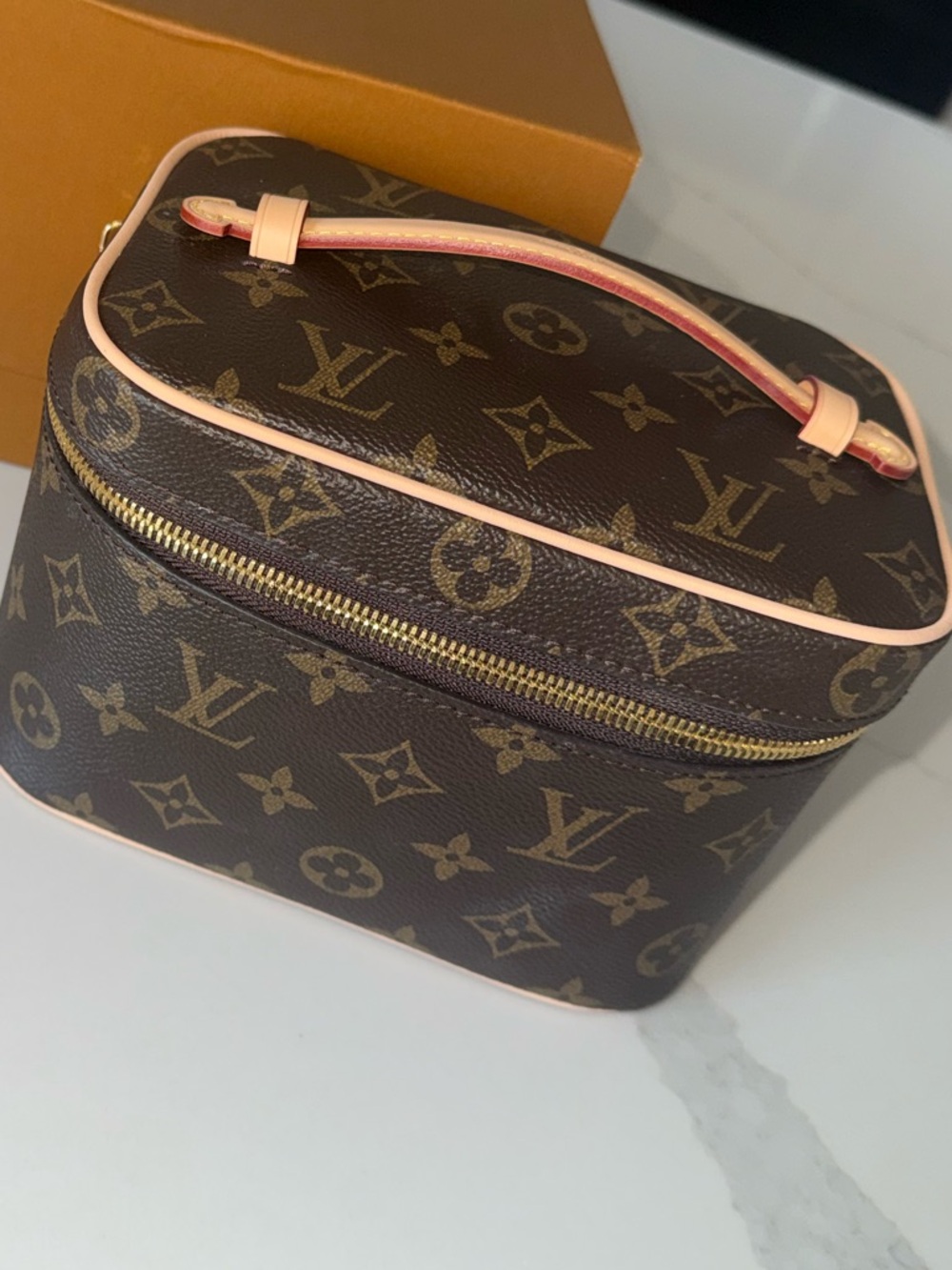 Cosmetic bag